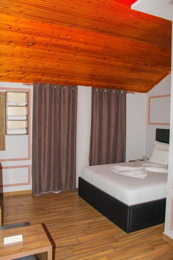 Hotel Golden Shkodra Kültér fotó