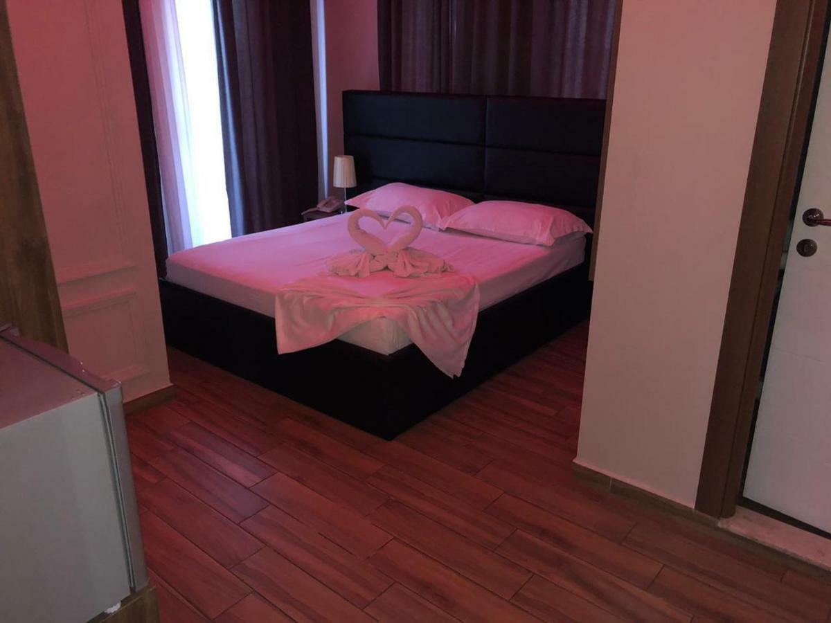 Hotel Golden Shkodra Kültér fotó